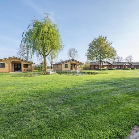 Vakantie-Oord "De Hulsdonken" Bergeijk エクステリア 写真